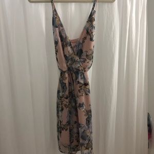 Worn once, floral dress 🤍